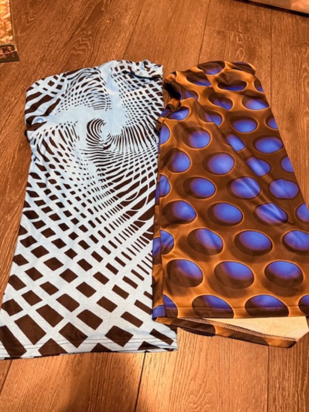 Illusion tshirts (2 pc)